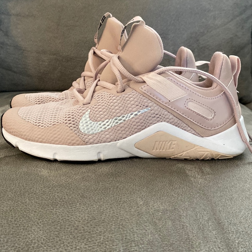 Nike training tennis shoe